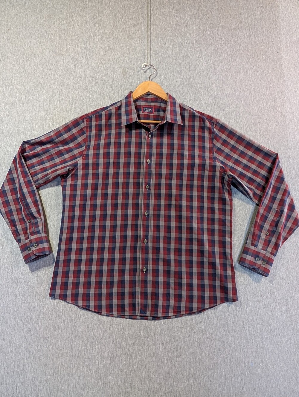 UNTUCKit Pomerol Wrinkle Free Button Shirt Men's Red Blue Plaid